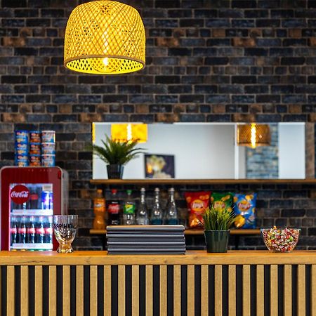 Hotel A4 Wroclaw - Bielany เบียลานี วร็อคลาฟสเกีย ภายนอก รูปภาพ