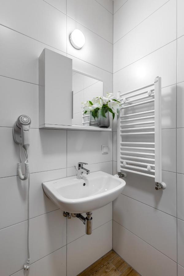 Hotel A4 Wroclaw - Bielany เบียลานี วร็อคลาฟสเกีย ภายนอก รูปภาพ